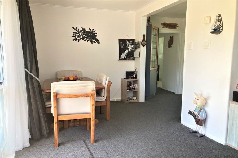 Photo of property in 17 Hutchins Street, Waitara, 4320