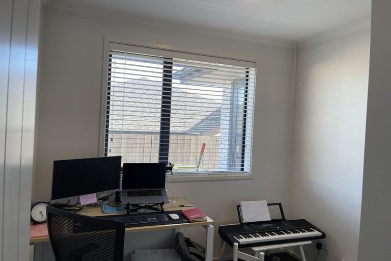 Photo of property in 1 Verdot Close, Kumeu, 0810