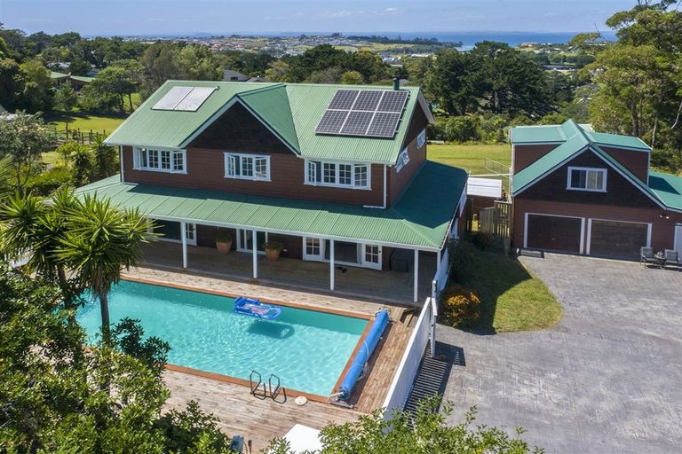 Photo of property in 1141 Whangaparaoa Road, Tindalls Beach, Whangaparaoa, 0930