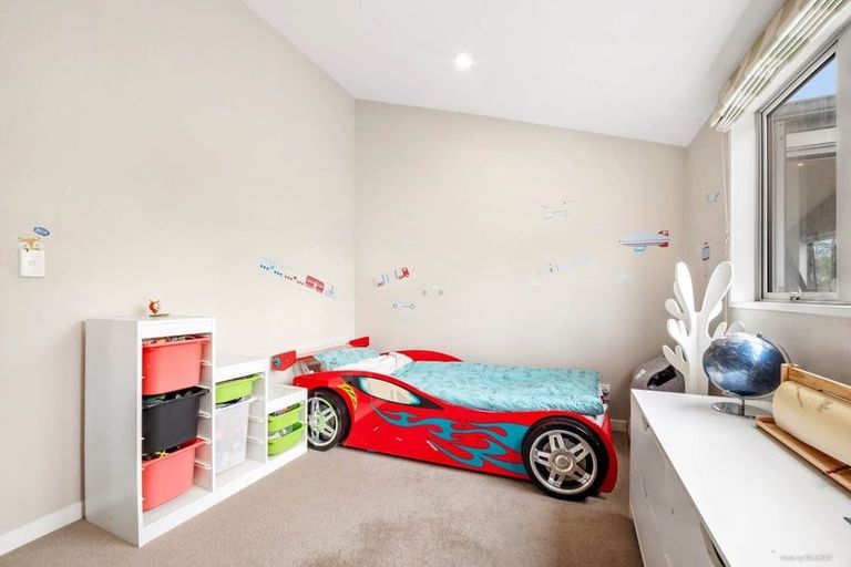 Photo of property in 2/293 Albany Highway, Rosedale, Auckland, 0632