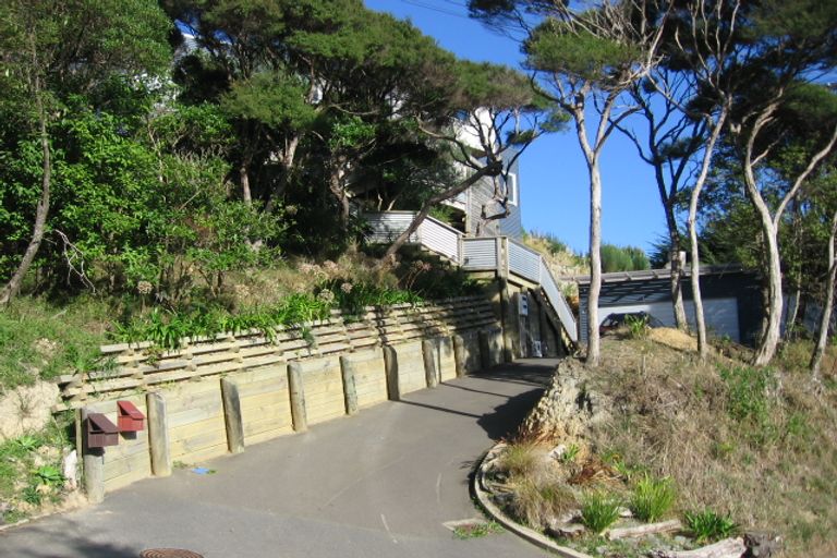 Photo of property in 2 Reserve Road, Plimmerton, Porirua, 5026