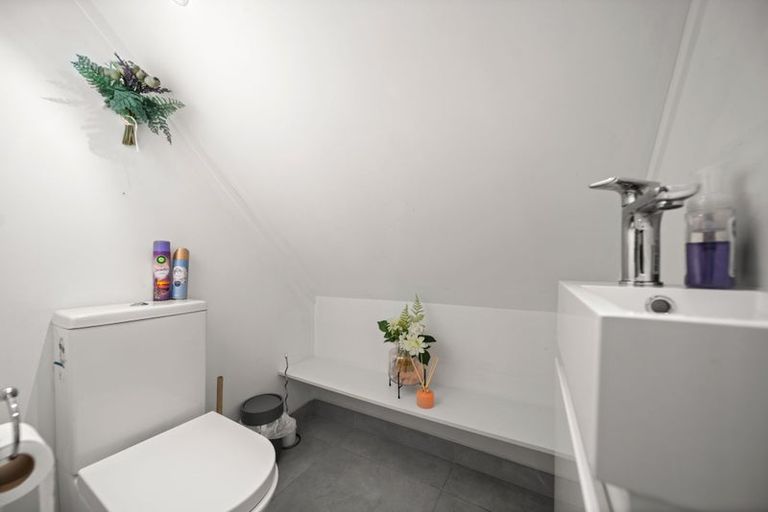 Photo of property in 121 Fairview Avenue, Fairview Heights, Auckland, 0632