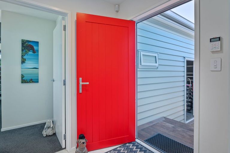 Photo of property in 15 Whitby Avenue, Whitianga, 3510