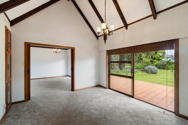 Photo of property in 88 Sturges Road, Henderson, Auckland, 0612