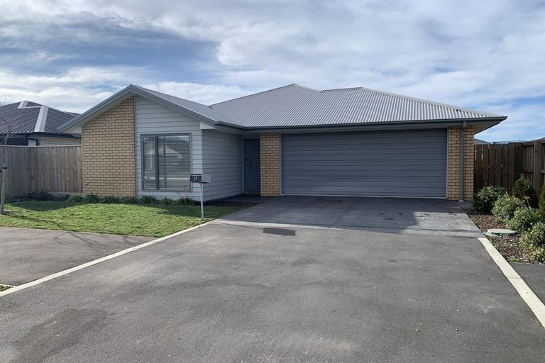 Photo of property in 17 Broadway Parade, Rolleston, 7615