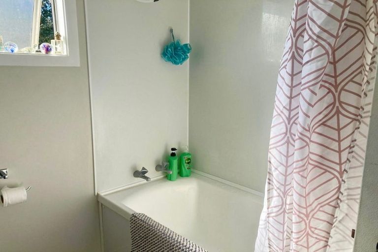 Photo of property in 2 Harold Lane, Dinsdale, Hamilton, 3204