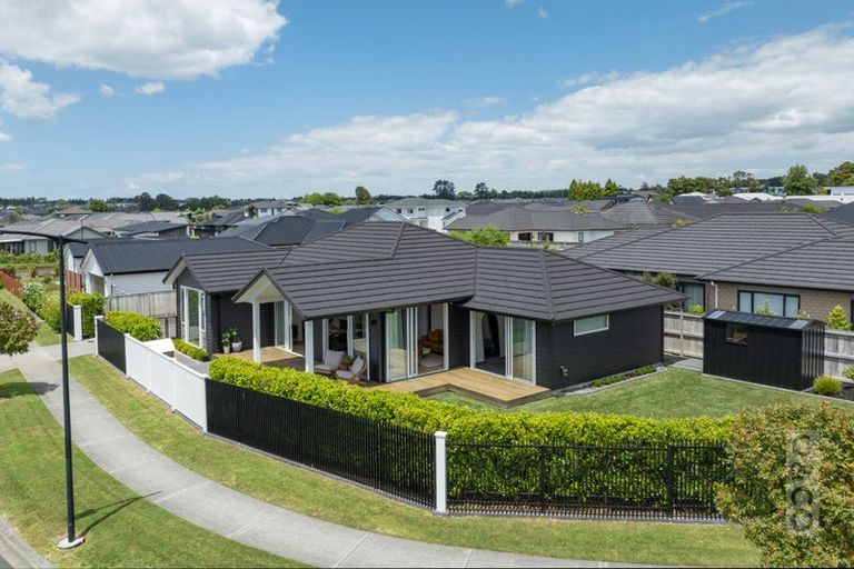 Photo of property in 31 Fruitlands Road, Kumeu, 0810