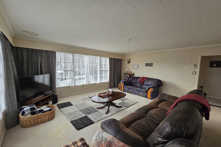 Photo of property in 14 Yarrow Place, Papakowhai, Porirua, 5024