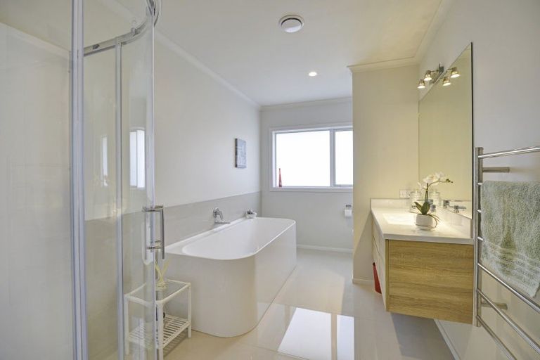 Photo of property in 62 Feist Street, Carterton, 5713