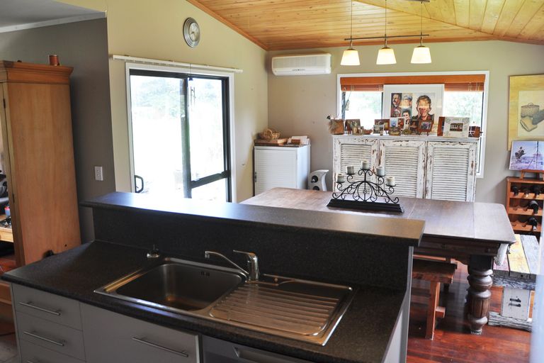 Photo of property in 163 Pukapuka Road, Pohuehue, Warkworth, 0983