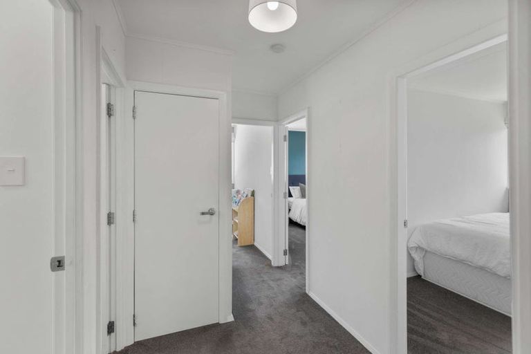 Photo of property in 25 Woodleigh Street, Frankleigh Park, New Plymouth, 4310