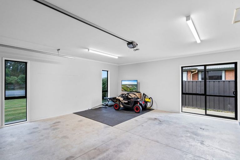 Photo of property in 134 Seaward Road, Edendale, 9825