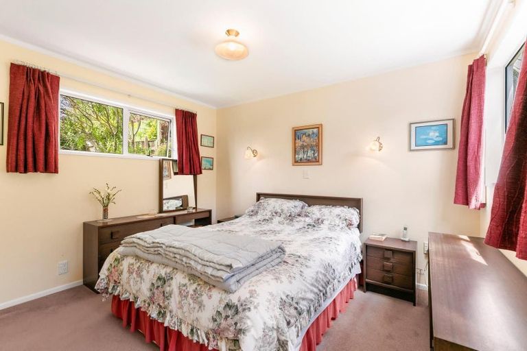 Photo of property in 9 Epping Grove, Karori, Wellington, 6012