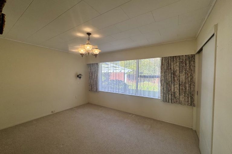 Photo of property in 18 Barton Road, Heretaunga, Upper Hutt, 5018
