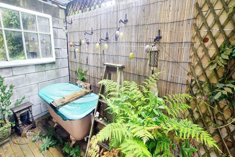 Photo of property in 30 Margaret Road, Raumati Beach, Paraparaumu, 5032