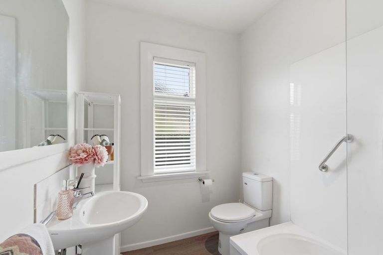 Photo of property in 1/68 Searells Road, Strowan, Christchurch, 8052