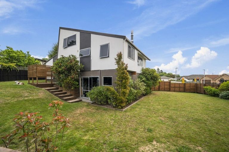 Photo of property in 1 Waitawa Place, Lynmore, Rotorua, 3010