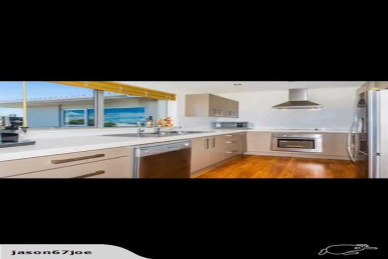 Photo of property in 2/167 Coronation Road, Hillcrest, Auckland, 0627