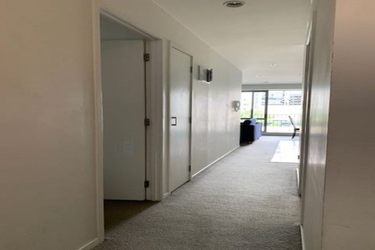 Photo of property in Alpha Apartments, 608/17 Vogel Lane, Auckland Central, Auckland, 1010