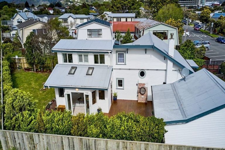 Photo of property in 1 Boulcott Street, Boulcott, Lower Hutt, 5010