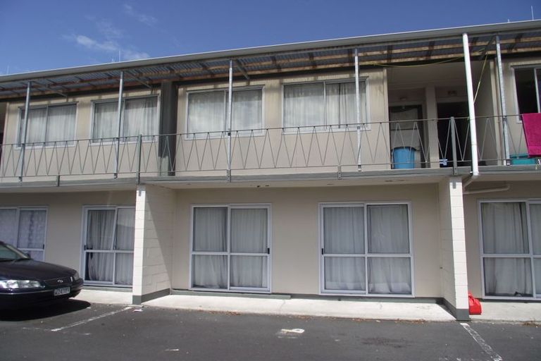 Photo of property in 9/3 Tralee Place, Hillcrest, Hamilton, 3216