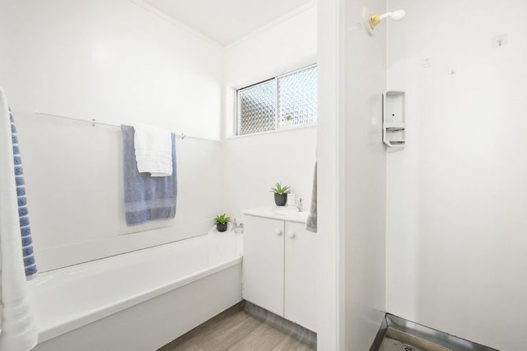 Photo of property in 4/83 Manuka Road, Bayview, Auckland, 0629