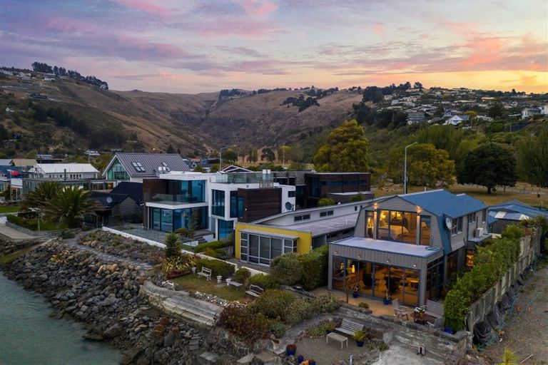 Photo of property in 141 Main Road, Redcliffs, Christchurch, 8081