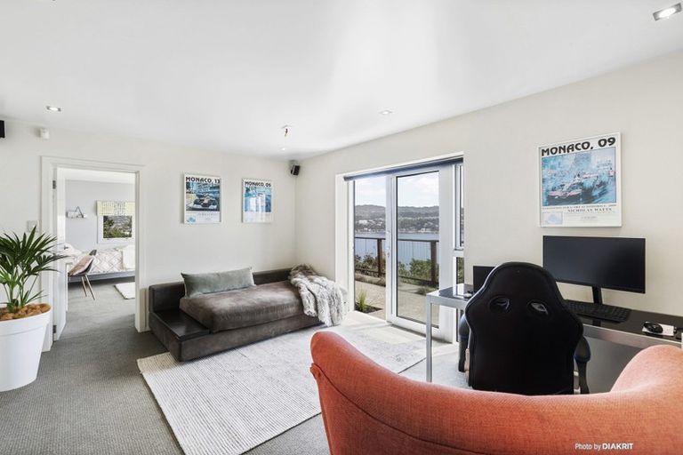 Photo of property in 6 Zaida Way, Maupuia, Wellington, 6022