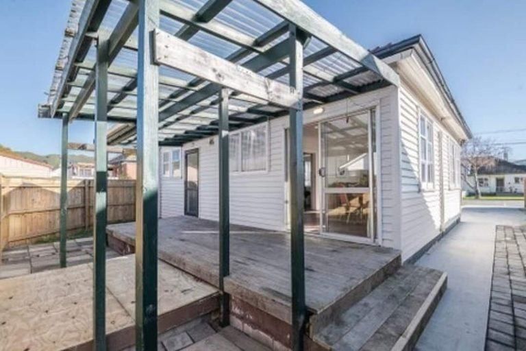 Photo of property in 220 Naenae Road, Naenae, Lower Hutt, 5011