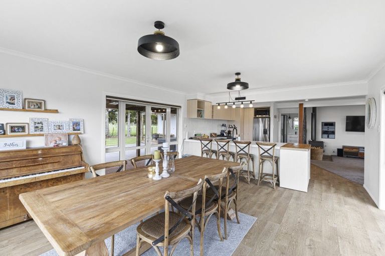 Photo of property in 124 Lower King Road, Tarurutangi, New Plymouth, 4372