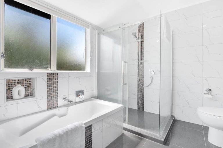 Photo of property in 20 Horlicks Place, Randwick Park, Auckland, 2105