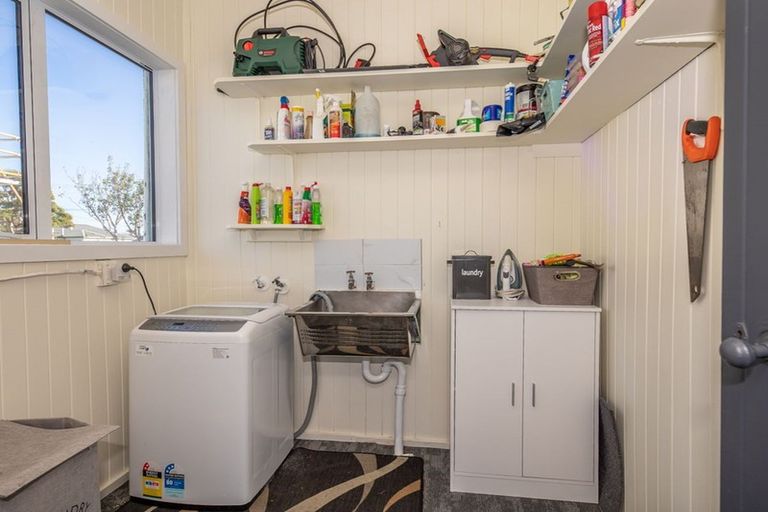 Photo of property in 19 Russell Street, Westport, 7825