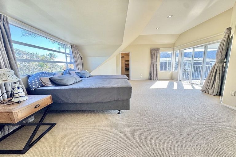 Photo of property in 2 Cliff Road, Torbay, Auckland, 0630