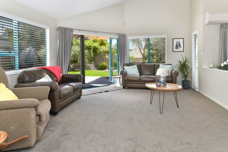 Photo of property in 12 Ascot Way, Orewa, 0931