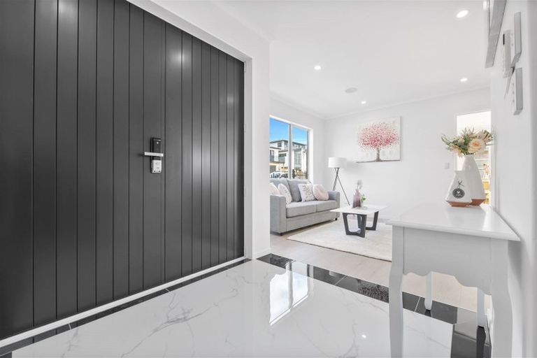 Photo of property in 46 Elevation Street, Flat Bush, Auckland, 2019