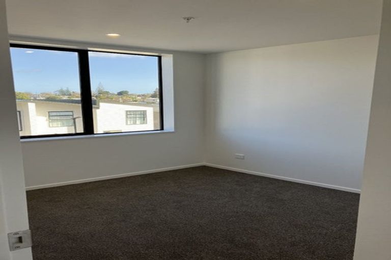 Photo of property in 108/3 Rauemi Way, Te Atatu South, Auckland, 0610