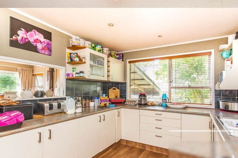 Photo of property in 7 Osmond Court, Sunnyvale, Auckland, 0612