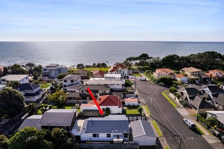 Photo of property in 10a Cutfield Road, New Plymouth, 4310