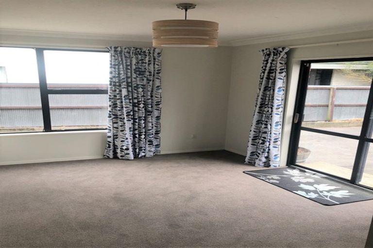 Photo of property in 2/11 Siska Place, Upper Riccarton, Christchurch, 8041