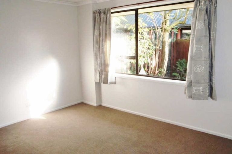 Photo of property in 2/28a Strowan Road, Strowan, Christchurch, 8052