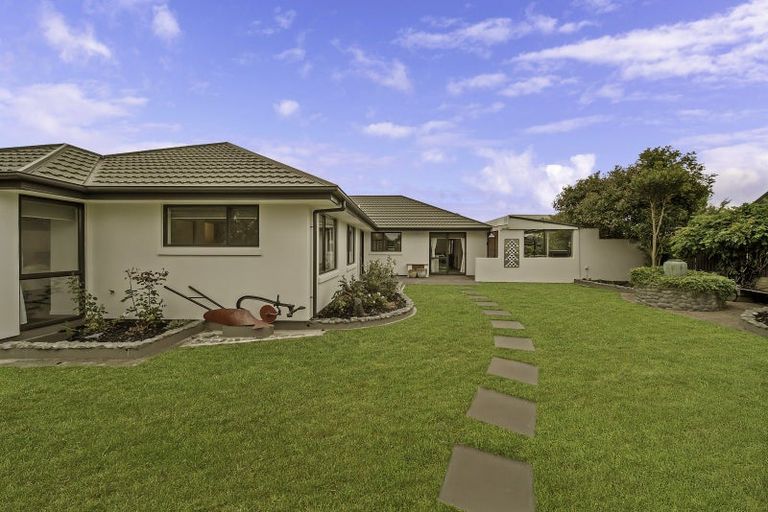 Photo of property in 11 Baltic Place, Northwood, Christchurch, 8051