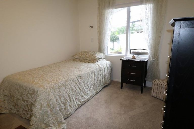 Photo of property in 212b Devonport Road, Tauranga, 3110