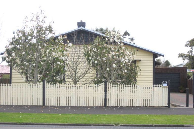Photo of property in 307 Carrington Street, Vogeltown, New Plymouth, 4310
