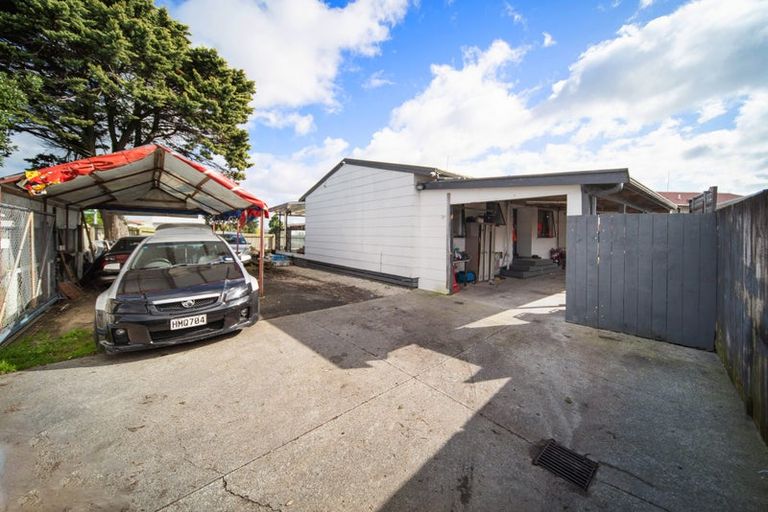 Photo of property in 178 Finlayson Avenue, Clendon Park, Auckland, 2103