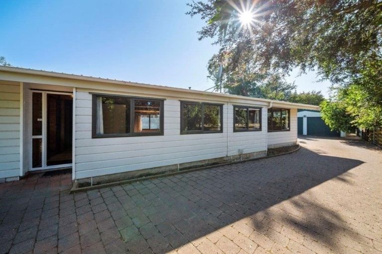 Photo of property in 242 Waihi Road, Hawera, 4610