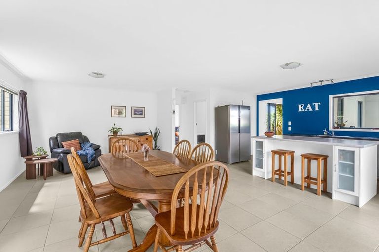 Photo of property in 11 Seascape Avenue, Whitianga, 3510