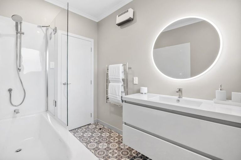 Photo of property in 33 Crosby Street, Mornington, Dunedin, 9011