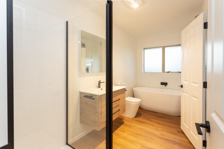 Photo of property in 32a Vagues Road, Northcote, Christchurch, 8052