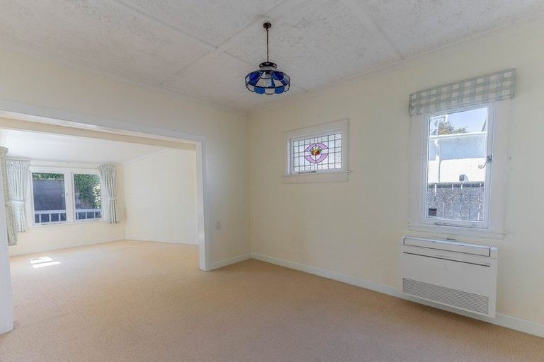 Photo of property in 16 Grey Street, College Estate, Whanganui, 4500