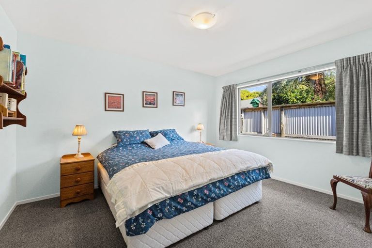 Photo of property in 19 Edgewater Street, Waikanae, 5036